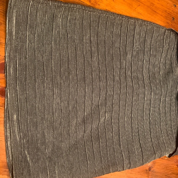 🦋💖Rare Daisy silver metallic dress flower accent neckline - Picture 6 of 9